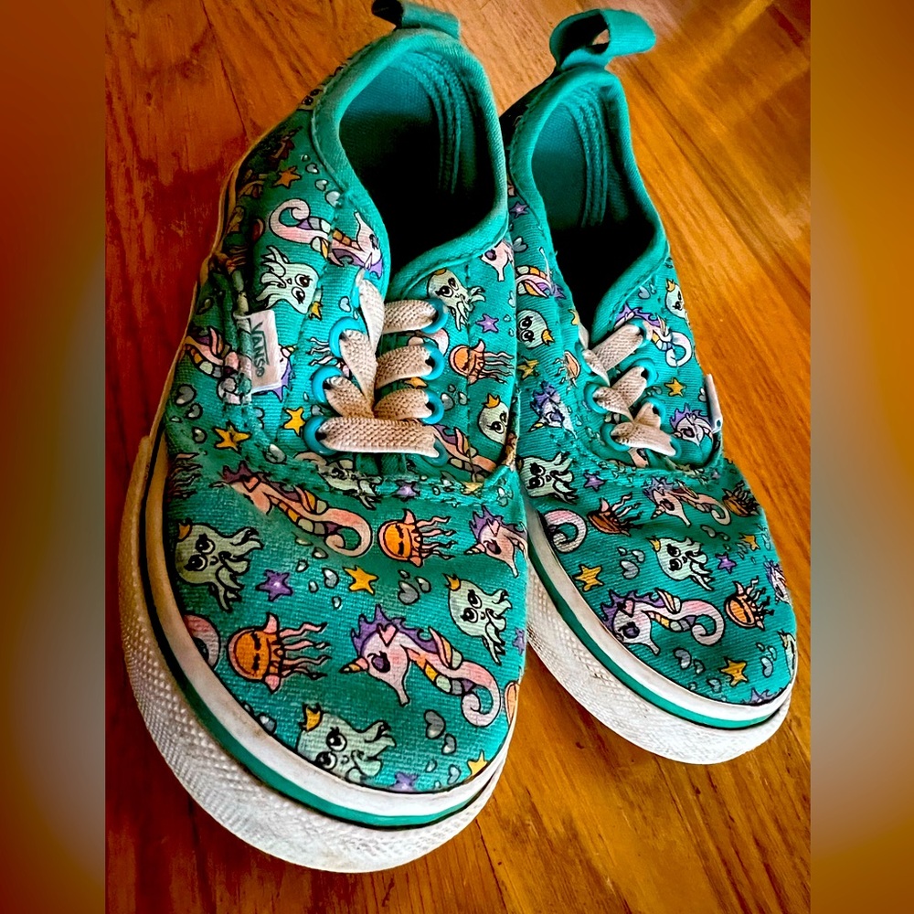 Vans little girl 9 shoes, seahorses and jellyfish, barely worn.